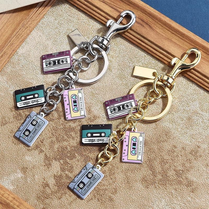 Vintage Cassette Tape Keychain - Women'S Accessories In The 80S avaliação e preço