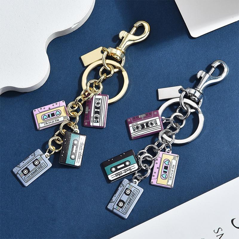 Vintage Cassette Tape Keychain - Women'S Accessories In The 80S avaliação e preço